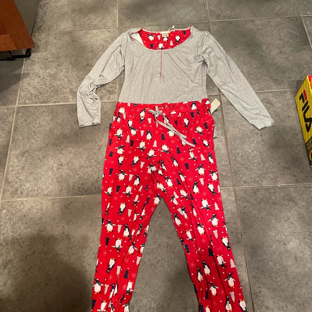 Ink + ivy Novelty Pajamas - Long Sleeve penguins size large